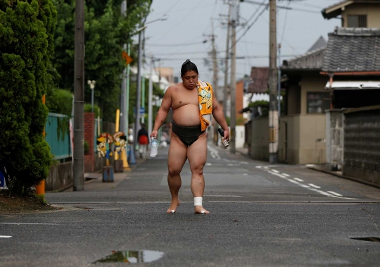 Intip kegiatan keseharian pesumo Jepang di kuil tempat latihannya