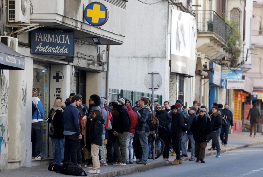 Resmi dijual secara legal, ganja di Uruguay langsung diserbu pembeli