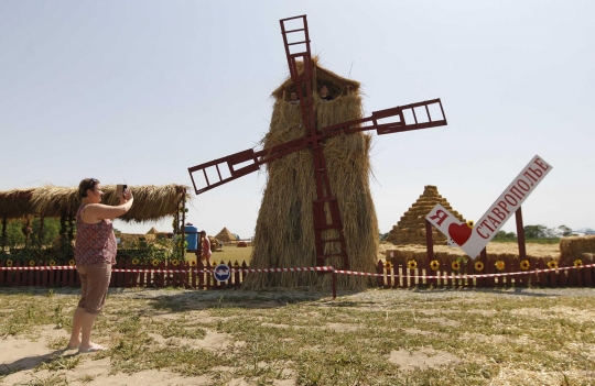 Keunikan Piramida Giza dari jerami di Rusia