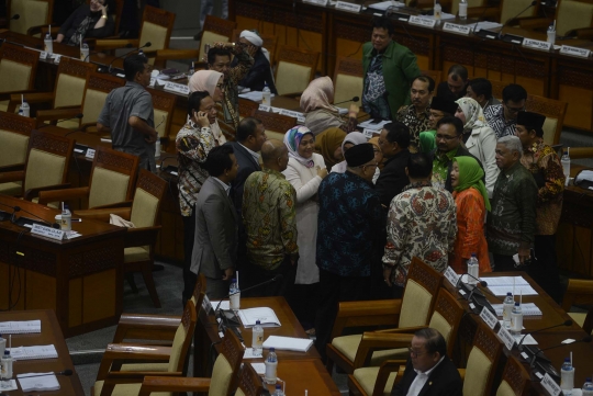 Kegaduhan warnai sidang paripurna RUU Pemilu