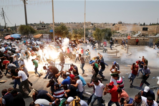 Bentrokan sengit pecah usai salat Jumat di Masjid Al-Aqsa