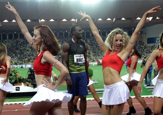 Menang di Diamond League, Usain Bolt dikelilingi yang cantik-cantik