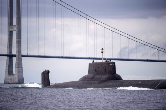 Kapal selam nuklir raksasa Rusia jalan-jalan di perairan Denmark