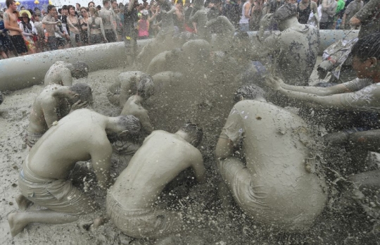 Mandi di Festival Lumpur Boryeong, cara orang Korea merawat kulit