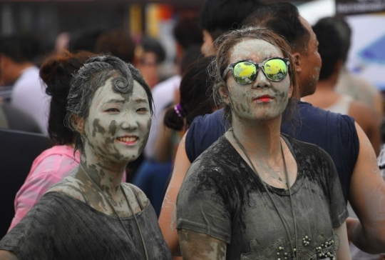 Mandi di Festival Lumpur Boryeong, cara orang Korea merawat kulit