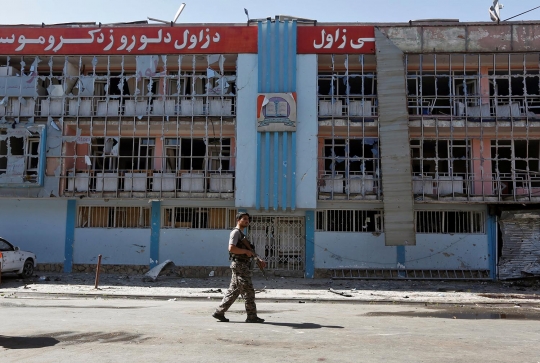 Mencekamnya Afghanistan usai serangan bom bunuh diri Taliban