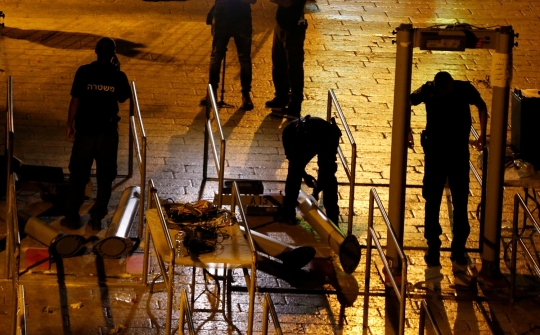 Terdesak, Israel akhirnya copot detektor logam di Masjid Al-Aqsa