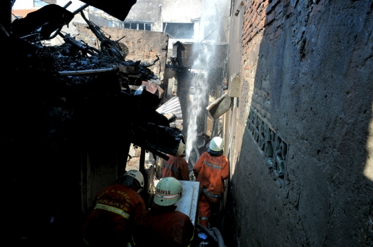 Kondisi 18 rumah yang hangus terbakar di Jalan Kembang Sepatu Senen