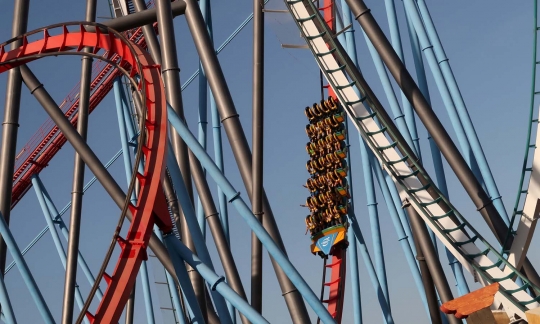 Menjajal hypercoaster tertinggi di Eropa, meluncur 134 km per jam