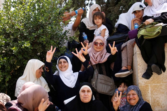 Kegembiraan muslim Palestina usai pengamanan Al-Aqsa dibongkar
