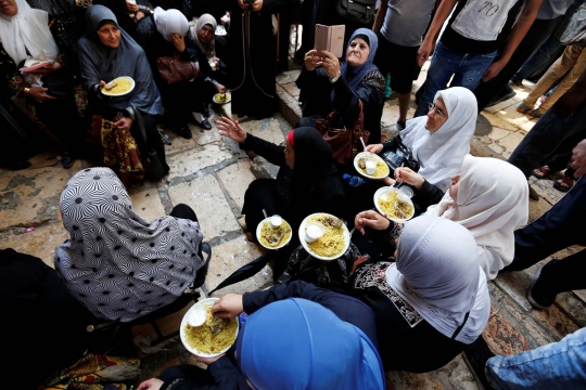 Kegembiraan muslim Palestina usai pengamanan Al-Aqsa dibongkar
