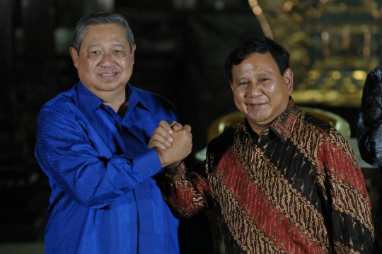 Hangatnya pertemuan SBY dan Prabowo di Cikeas