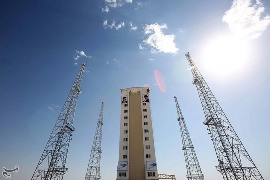 Iran sukses luncurkan roket pembawa satelit 250 kilogram