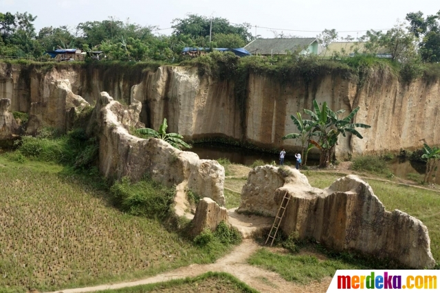 Foto Menjelajahi keindahan  alam  Tebing Koja di Tangerang 