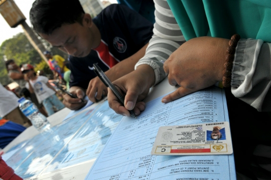 Car Free Day, 2 bus SIM & STNK keliling layani warga di Bundaran HI