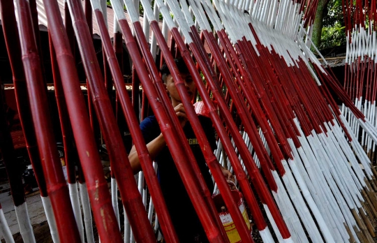 Jelang 17 Agustus, Permintaan Bambu Untuk Tiang Bendera Meningkat