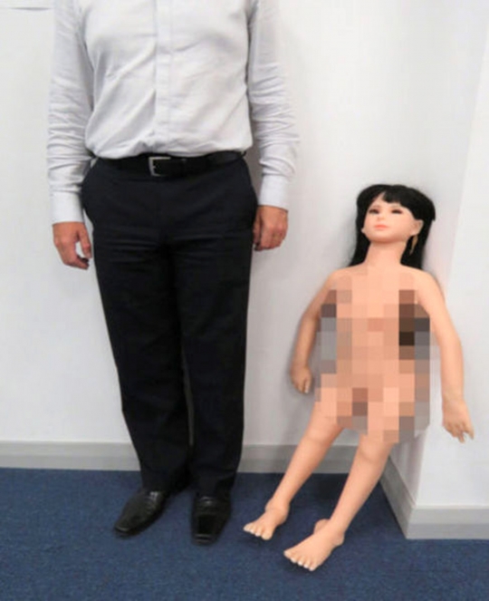 Ini penampakan boneka seks anak koleksi pria Inggris