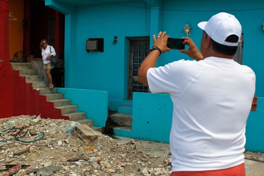 Bertandang ke lokasi pembuatan video Despacito