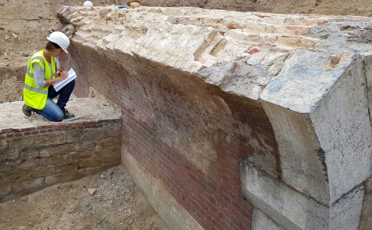 Benteng dari abad ke-16 muncul di Belgia