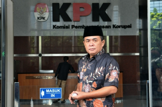 Gaya santai Ade Komarudin usai diperiksa KPK terkait kasus e-KTP