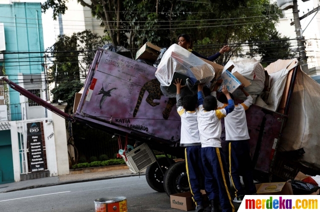 Foto : Kisah wanita eks pecandu narkoba jadi pemulung demi 