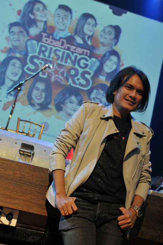 Vicky Sianipar luncurkan album TobaDream Rising Stars