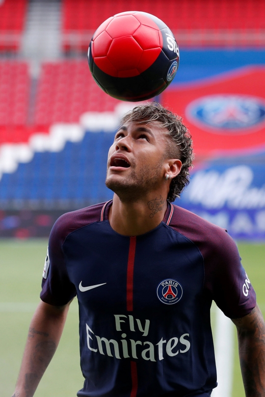 Penampilan Neymar dengan seragam PSG