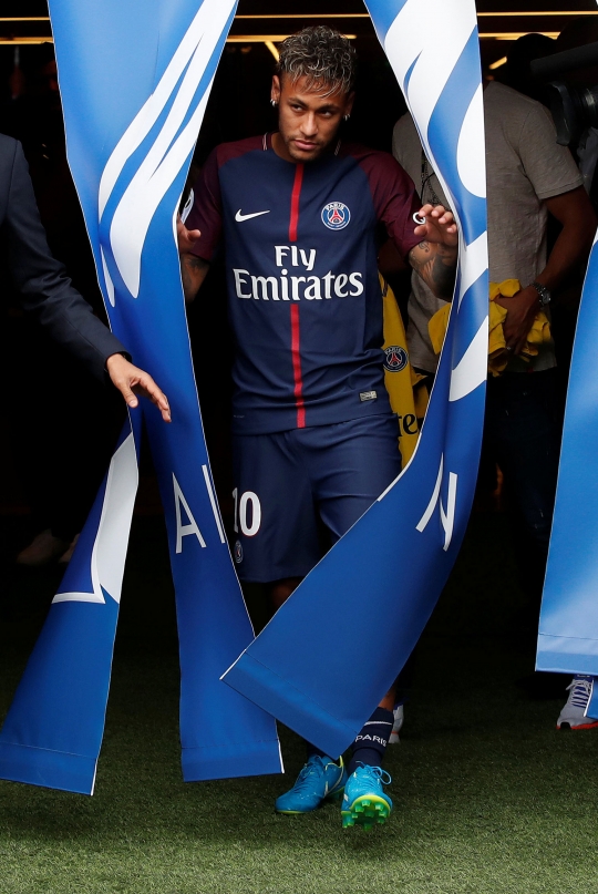 Penampilan Neymar dengan seragam PSG
