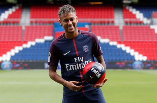 Penampilan Neymar dengan seragam PSG