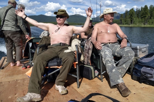 Begini liburan ala Putin di alam liar Siberia