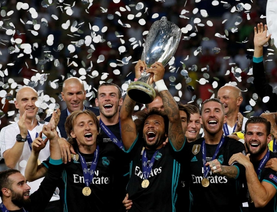 Wajah kebahagiaan pemain Real Madrid rayakan kemenangan Piala Super