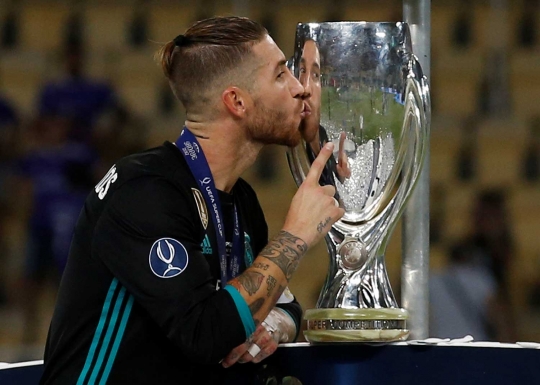 Wajah kebahagiaan pemain Real Madrid rayakan kemenangan Piala Super