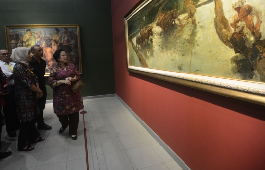 Megawati keliling pameran lukisan koleksi Istana Kepresidenan