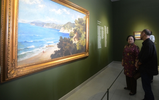 Megawati keliling pameran lukisan koleksi Istana Kepresidenan