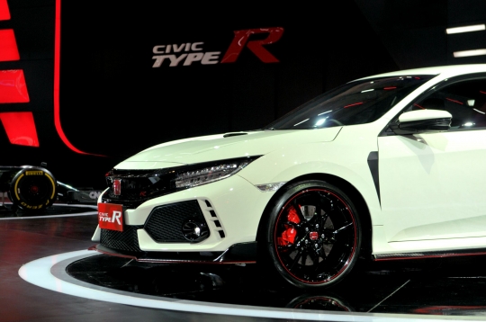 Wajah ganteng Honda Civic type R tebar pesona di GIIAS 2017
