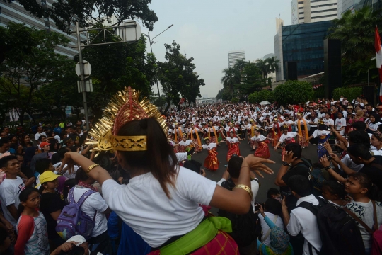 Sambut HUT RI, ribuan penari tradisional semarakkan Car Free Day