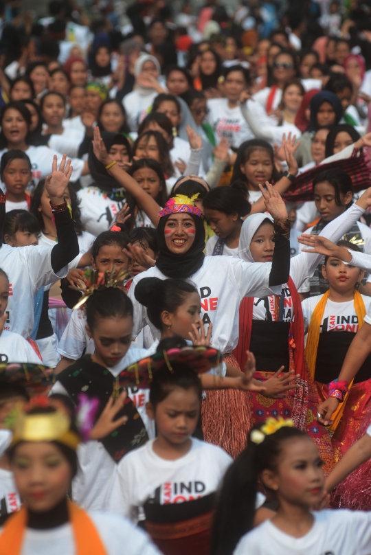 Sambut HUT RI, ribuan penari tradisional semarakkan Car Free Day