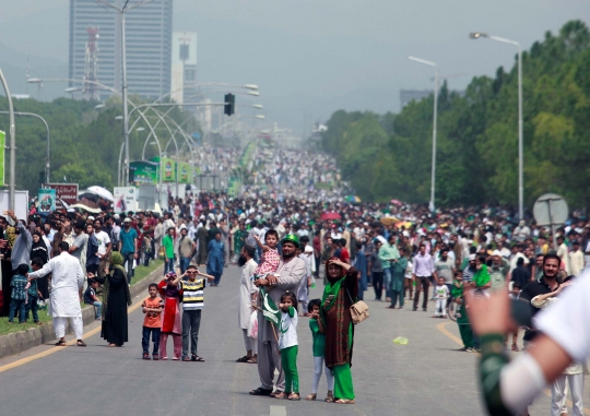 Aksi jet tempur Pakistan pamer kekuatan saat hari kemerdekaan