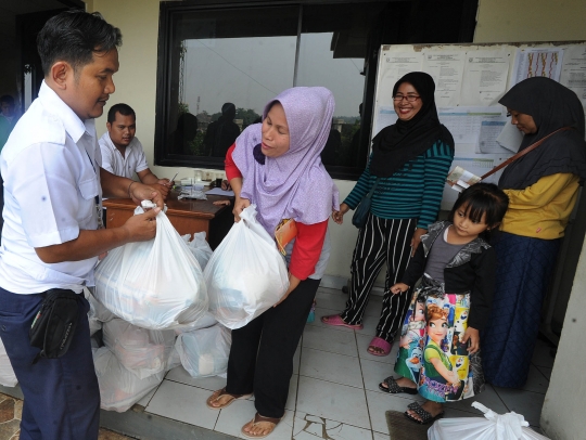 Warga Cilangkap terima bantuan pangan non-tunai 2017