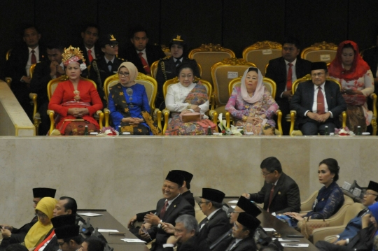 Jokowi-JK kompak kenakan pakaian adat di sidang tahunan MPR