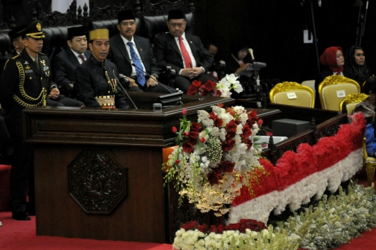 Jokowi-JK kompak kenakan pakaian adat di sidang tahunan MPR