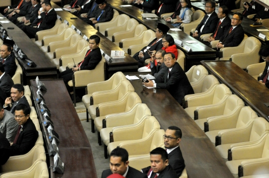 Banyak kursi kosong dalam sidang tahunan MPR