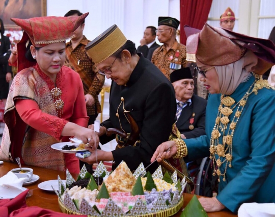 Akrab dan hangat, begini suasana saat para presiden RI kumpul di Istana