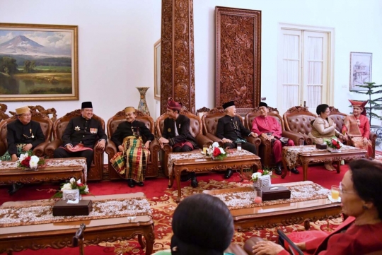 Akrab dan hangat, begini suasana saat para presiden RI kumpul di Istana