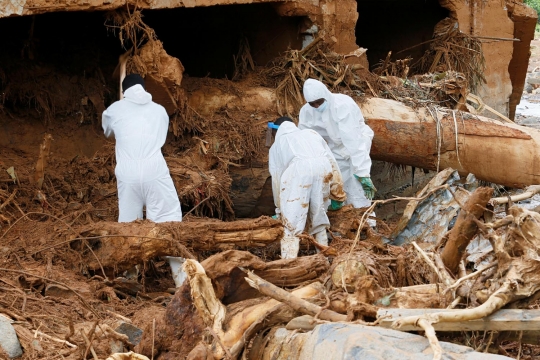 Nestapa rumah warga Sierra Leone hancur akibat banjir dan longsor