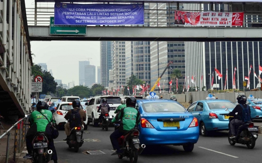 Uji coba larangan sepeda motor di Jalan Sudirman dilakukan September