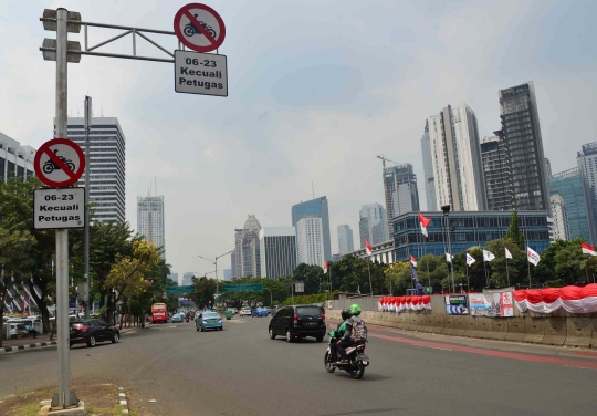 Uji coba larangan sepeda motor di Jalan Sudirman dilakukan September