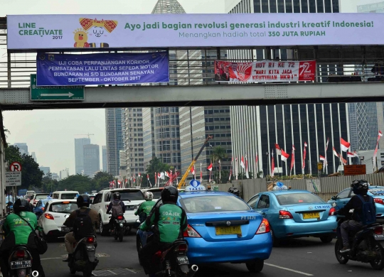 Uji coba larangan sepeda motor di Jalan Sudirman dilakukan September