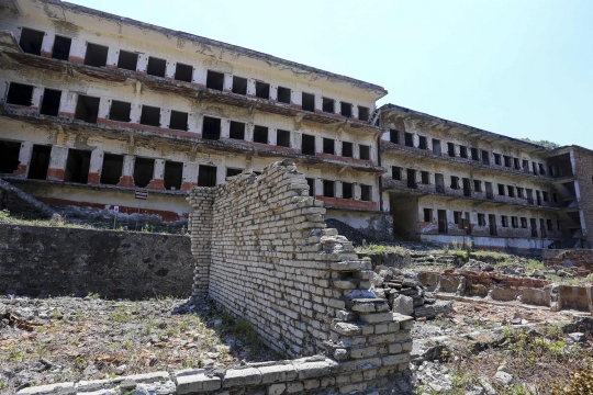 Jejak kekejaman komunis Albania di Penjara Spac