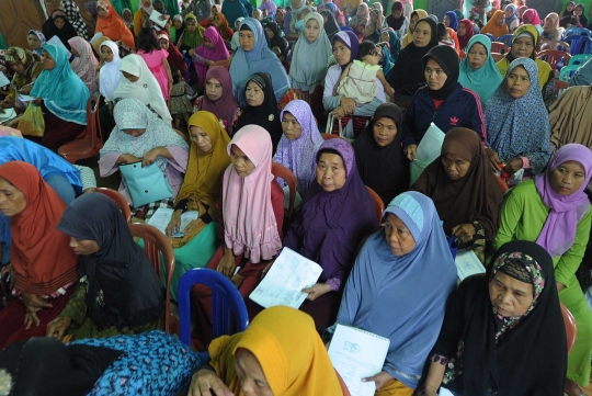 Ratusan warga Bogor terima dana Program Keluarga Harapan
